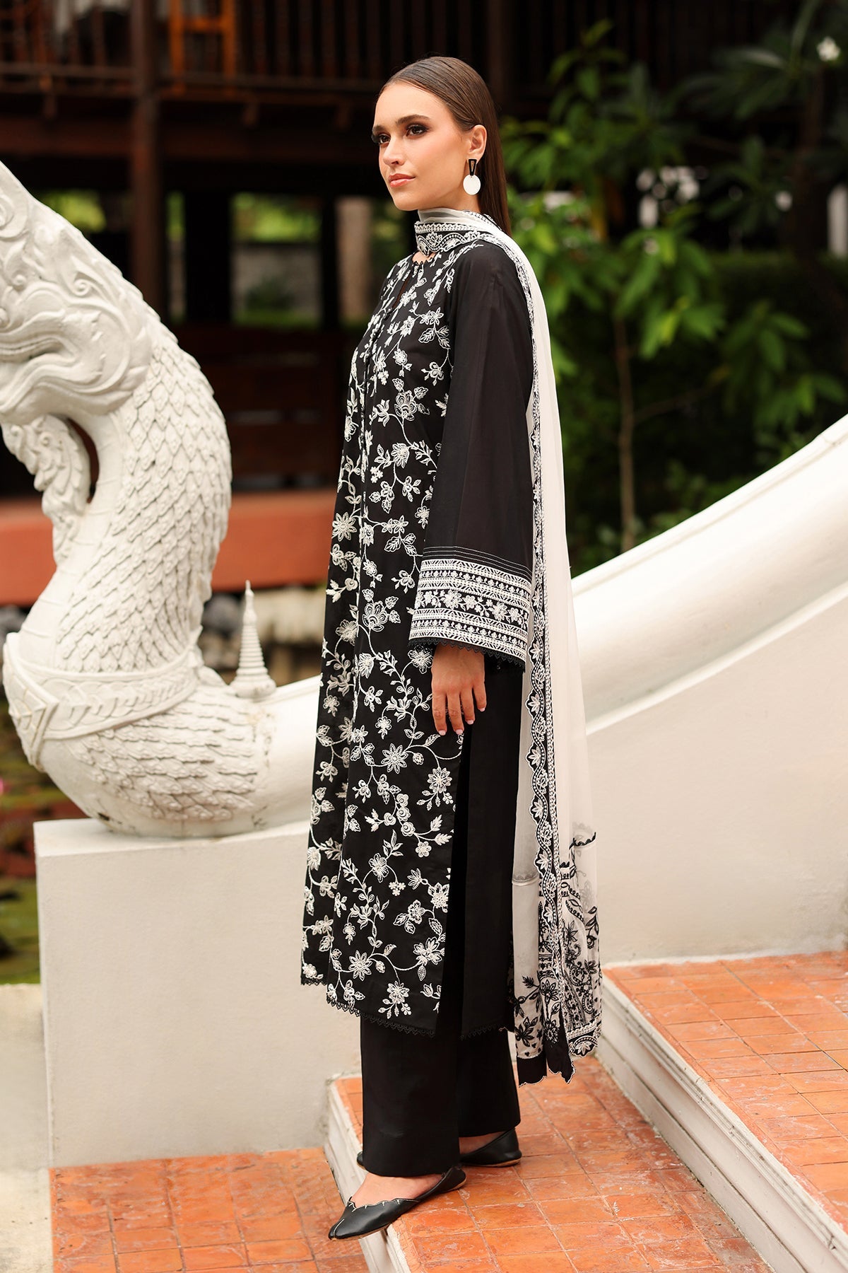 Digital Printed Lawn - 3 PIECE - Vol-01 - D-01
